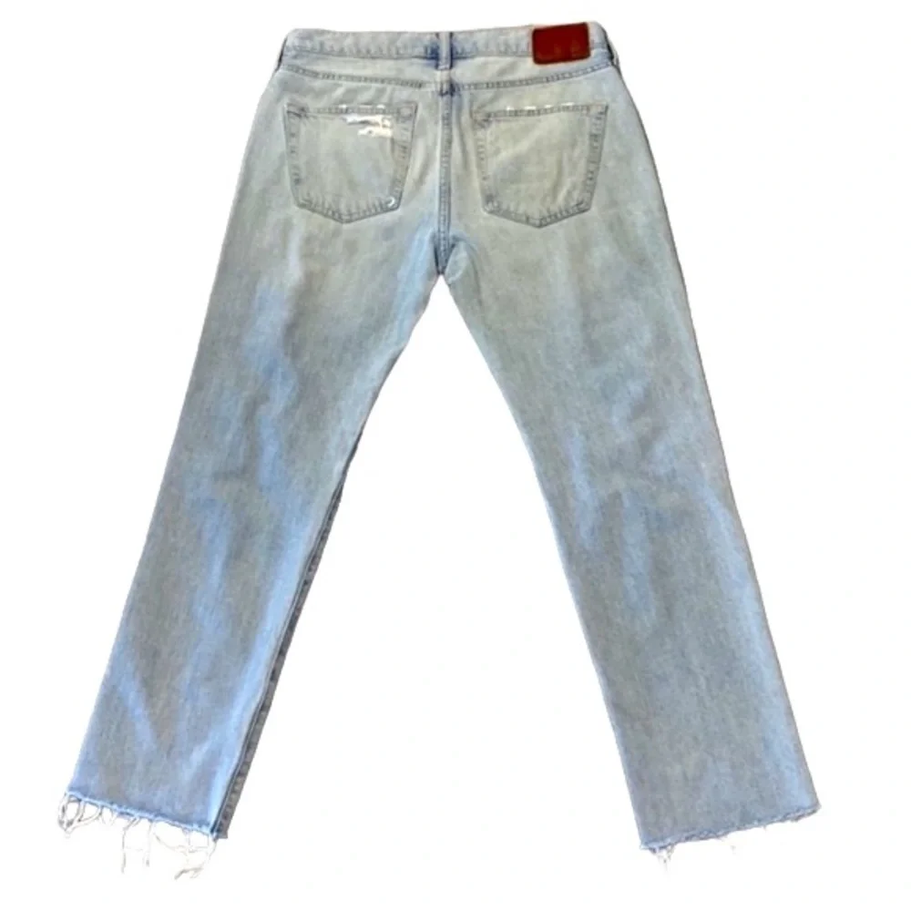 Abercrombie & Fitch Light Wash Distressed Langdon Slim Jeans Size 29 x 30